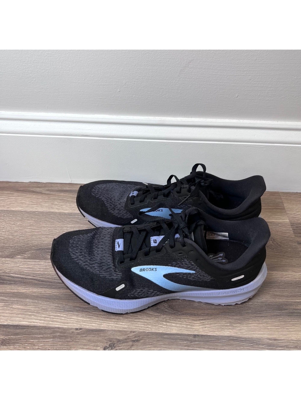 Brooks Running Shoes Black and Blue Size 9